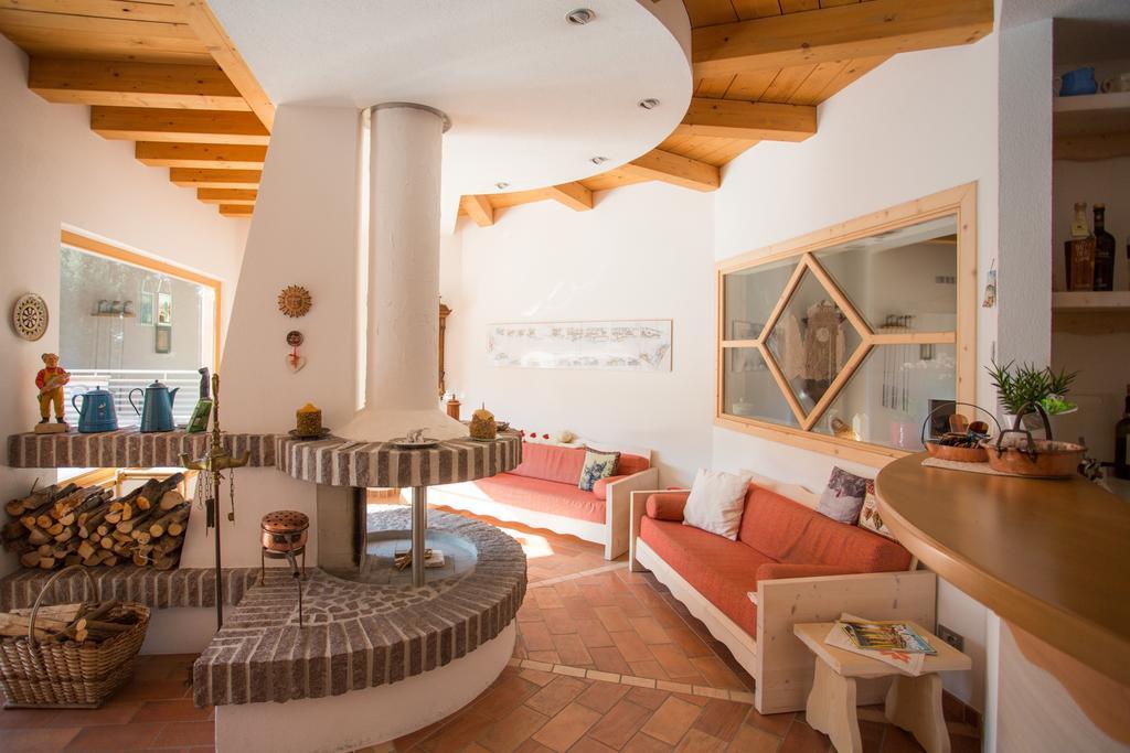 Castelir Suite Hotel Panchia Bagian luar foto