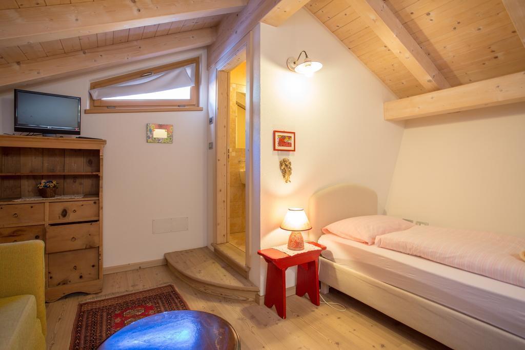 Castelir Suite Hotel Panchia Ruang foto