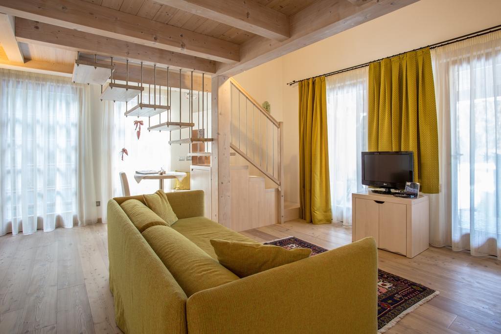 Castelir Suite Hotel Panchia Ruang foto