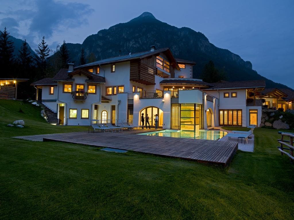 Castelir Suite Hotel Panchia Bagian luar foto