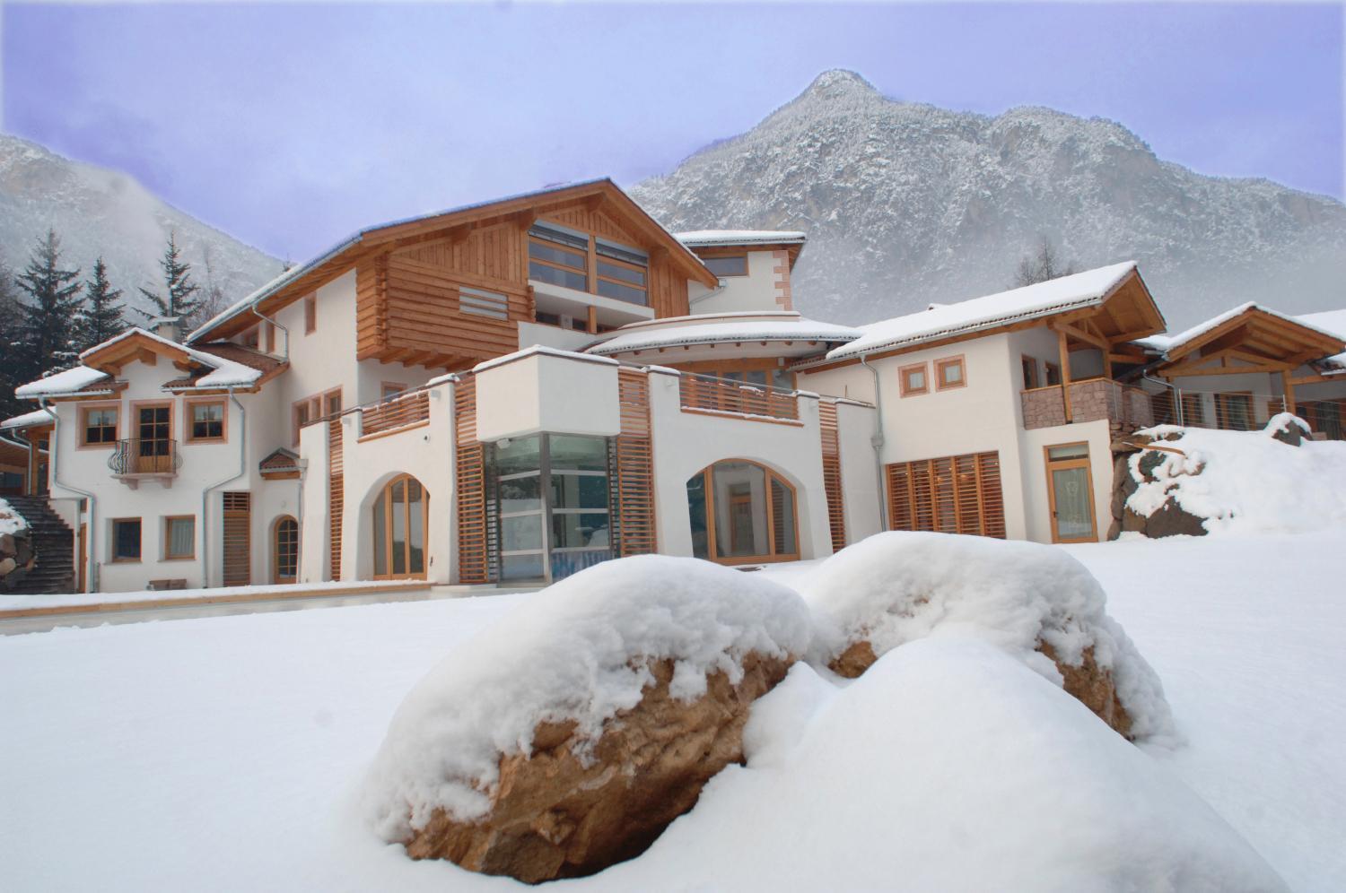 Castelir Suite Hotel Panchia Bagian luar foto