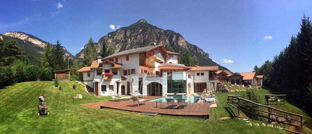 Castelir Suite Hotel Panchia Bagian luar foto