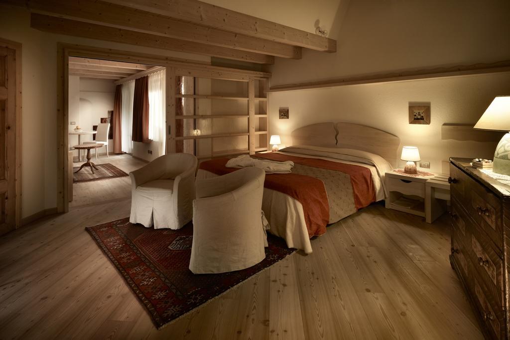 Castelir Suite Hotel Panchia Bagian luar foto