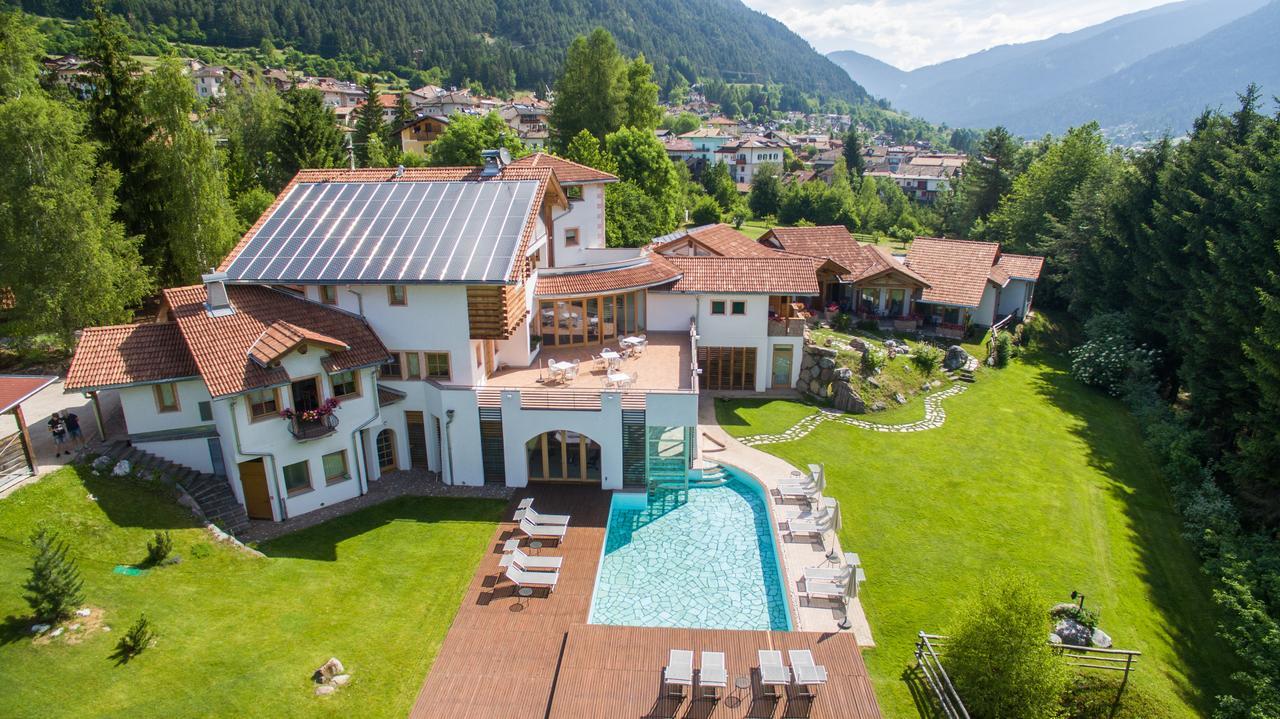 Castelir Suite Hotel Panchia Bagian luar foto